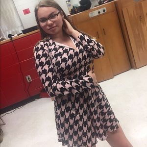 Pink and black houndstooth print dress!